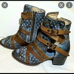 ❗️DISO Freebird Chesley❗️ size 8 or 9